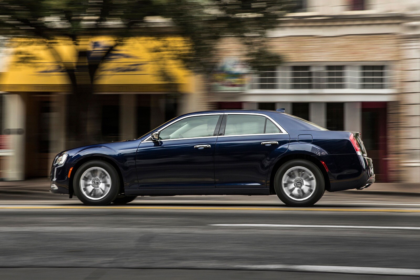 2017 Chrysler 300 exterior F