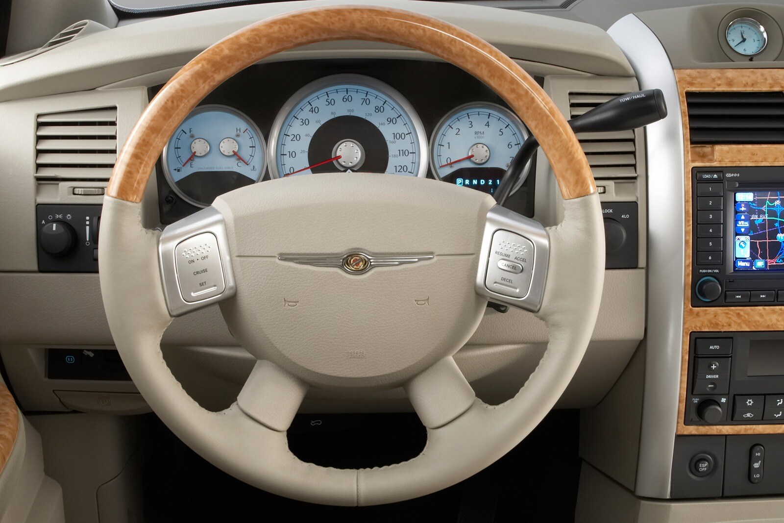 2007 Chrysler Aspen interior SWD