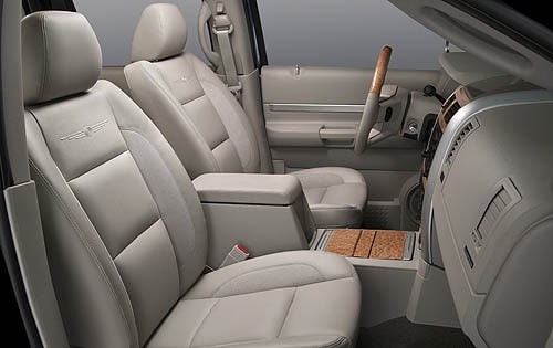 2007 Chrysler Aspen interior I