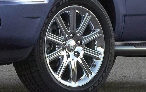 2007 Chrysler Aspen exterior W