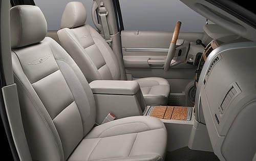 2008 Chrysler Aspen interior I