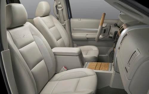2009 Chrysler Aspen interior I