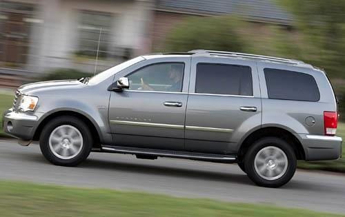 2009 Chrysler Aspen exterior RQ