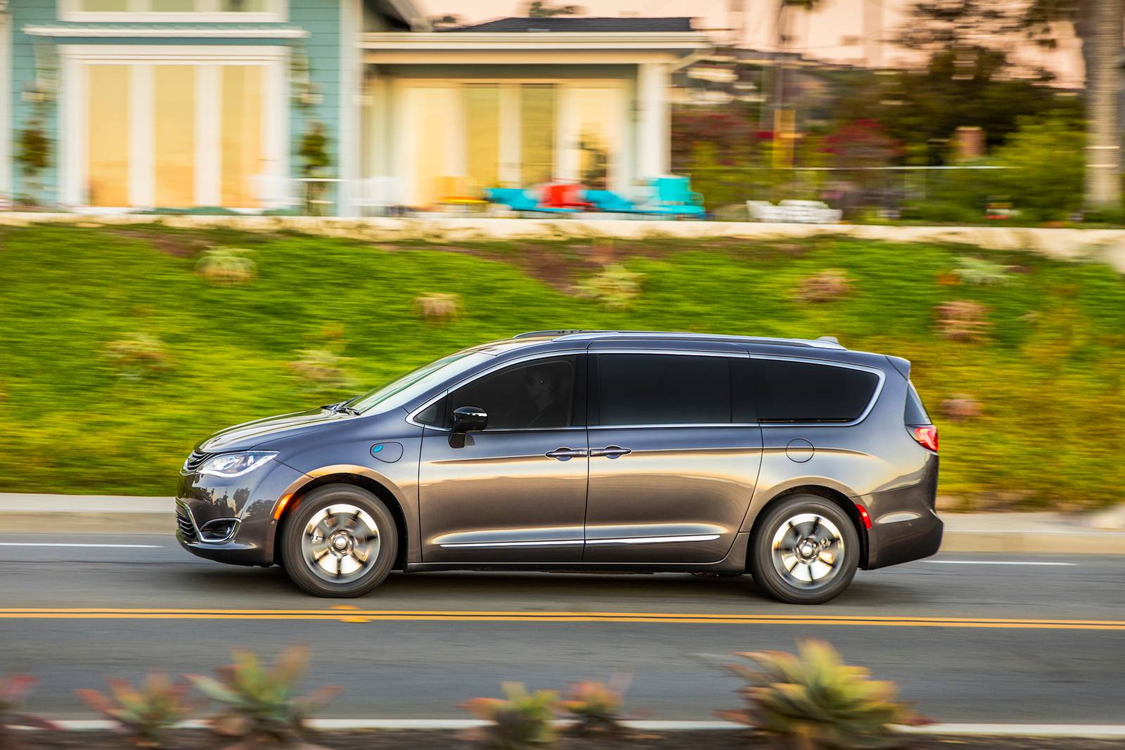 2018 Chrysler Pacifica exterior S