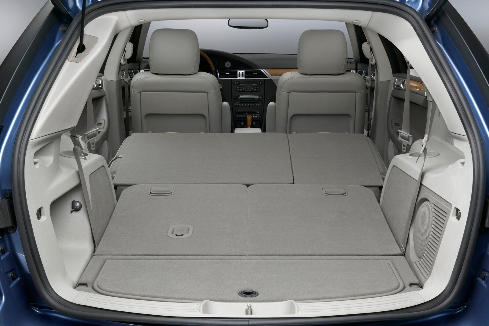 2007 Chrysler Pacifica interior CARGO