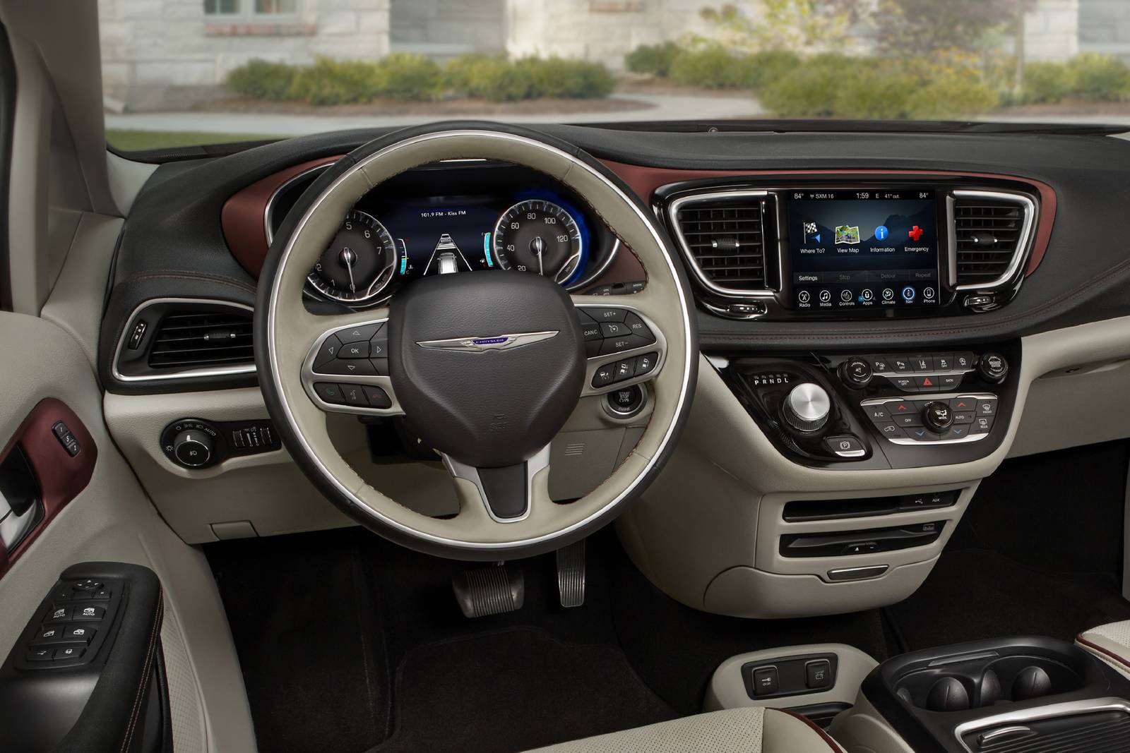 2018 Chrysler Pacifica interior SWD