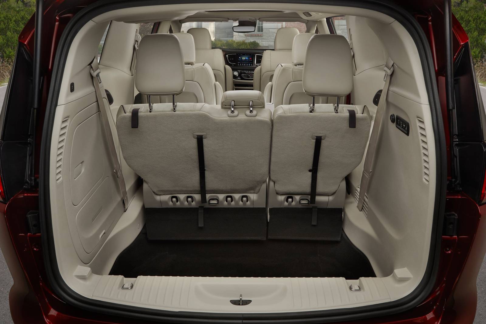 2020 Chrysler Pacifica interior CARGO