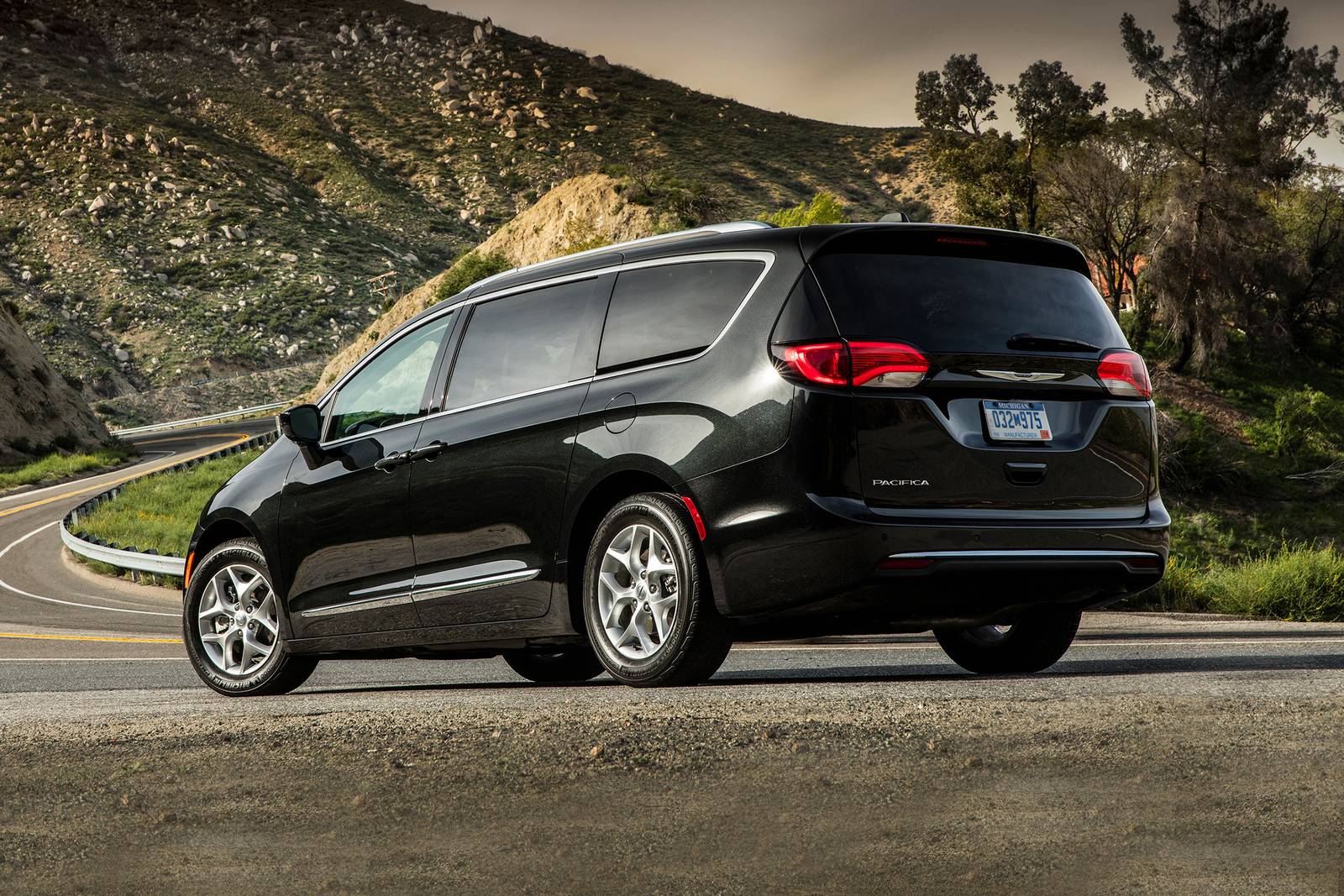2020 Chrysler Pacifica Touring L Plus Passenger Minivan Exterior Shown