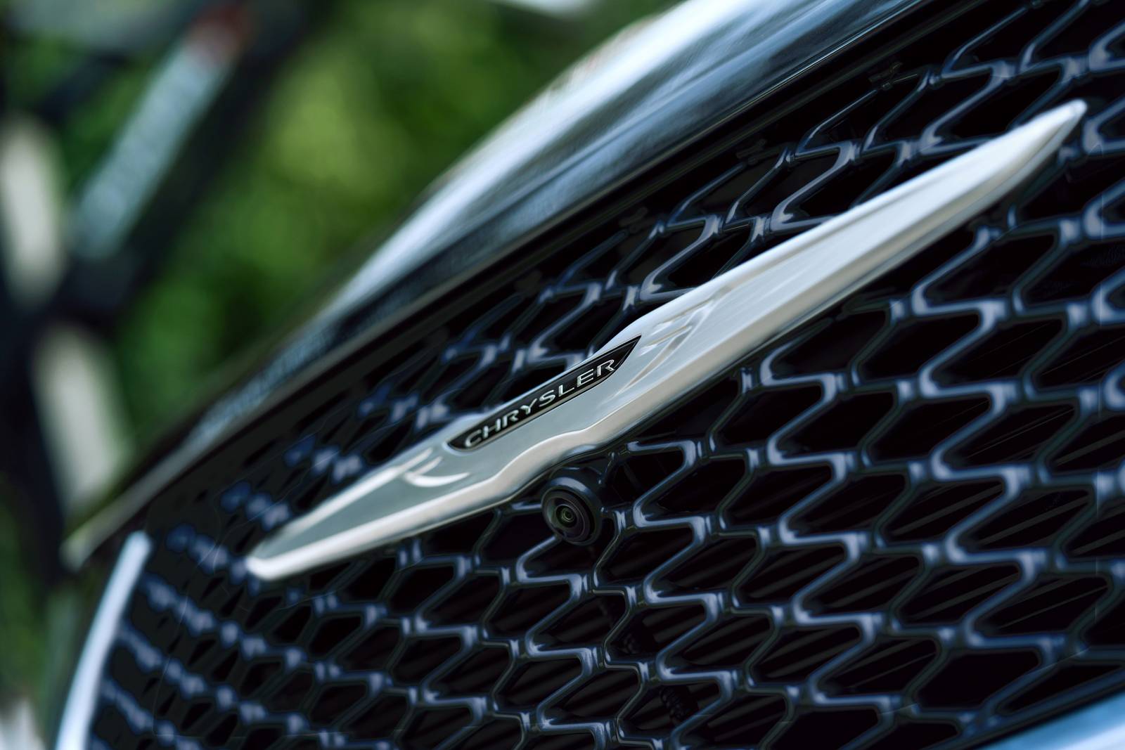 2021 Chrysler Pacifica exterior EDETAIL