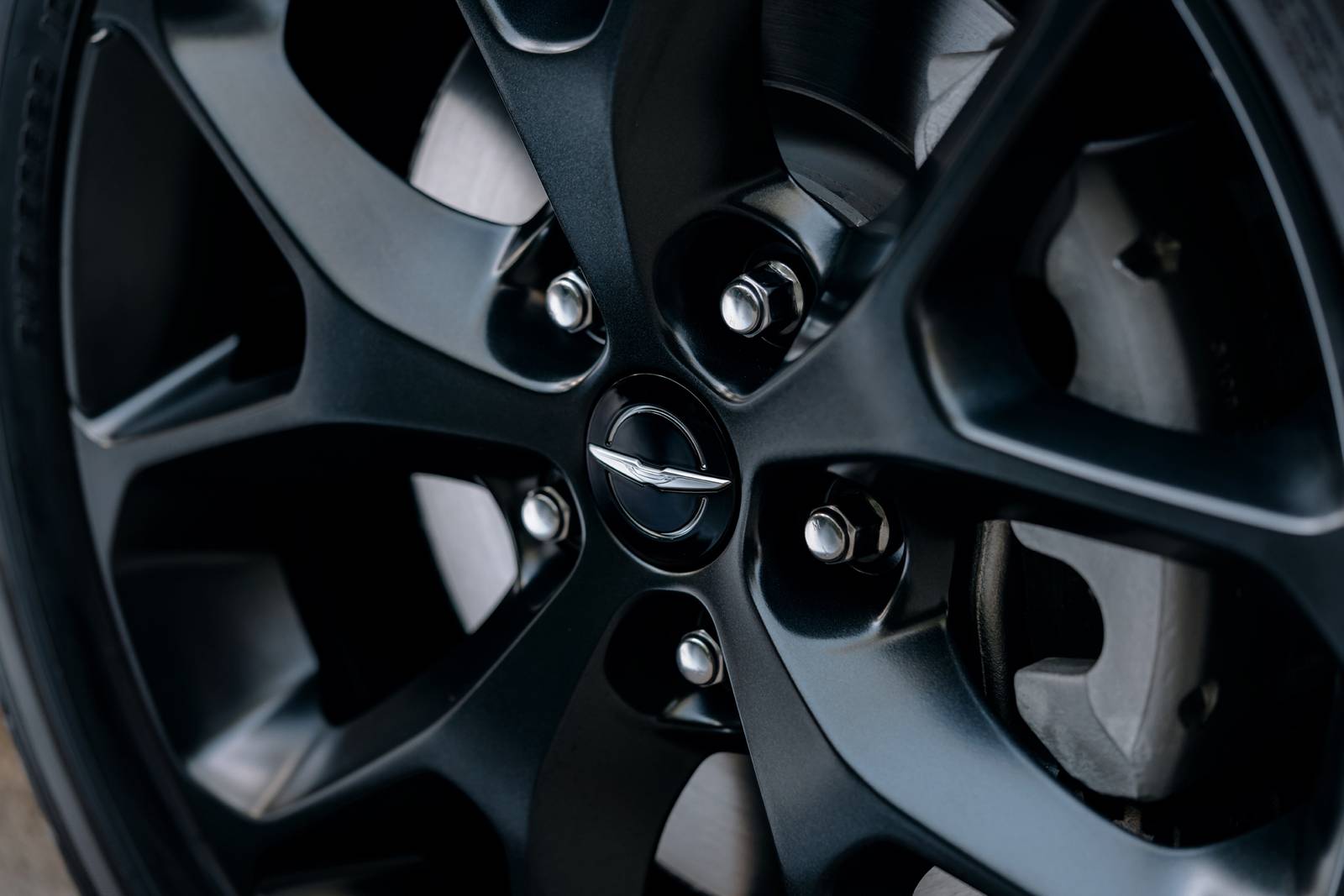 2022 Chrysler Pacifica exterior EDETAIL