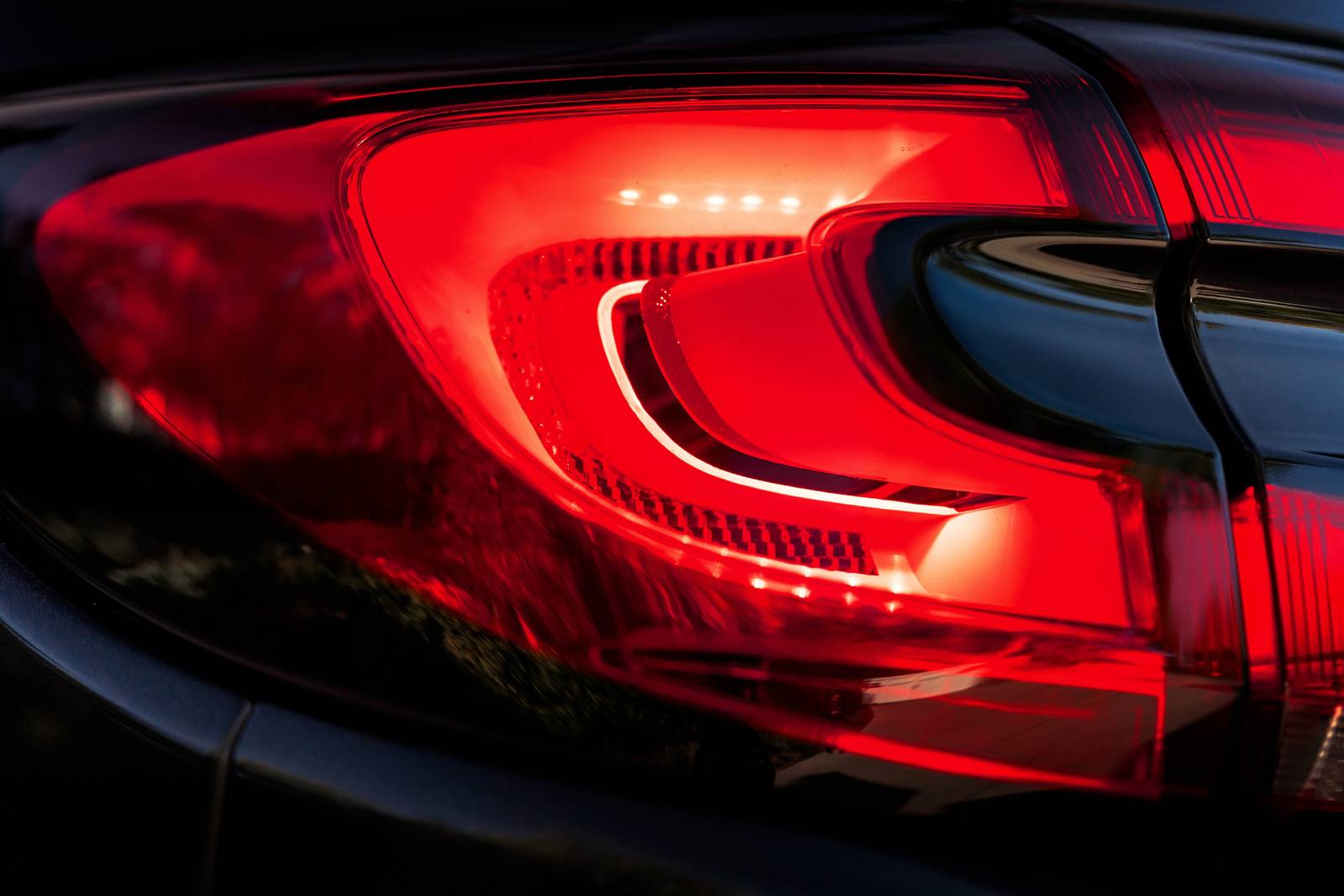 2022 Chrysler Pacifica exterior EDETAIL