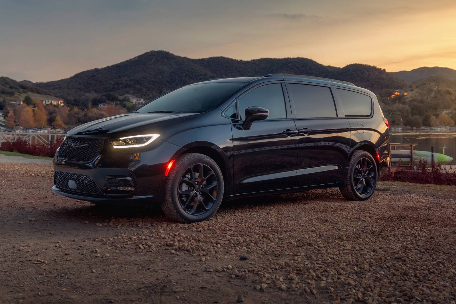 2022 Chrysler Pacifica exterior F