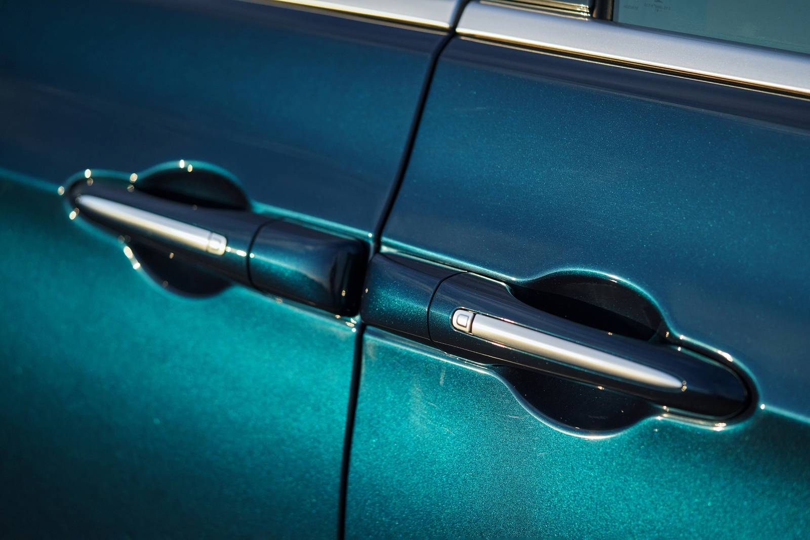 2023 Chrysler Pacifica exterior EDETAIL