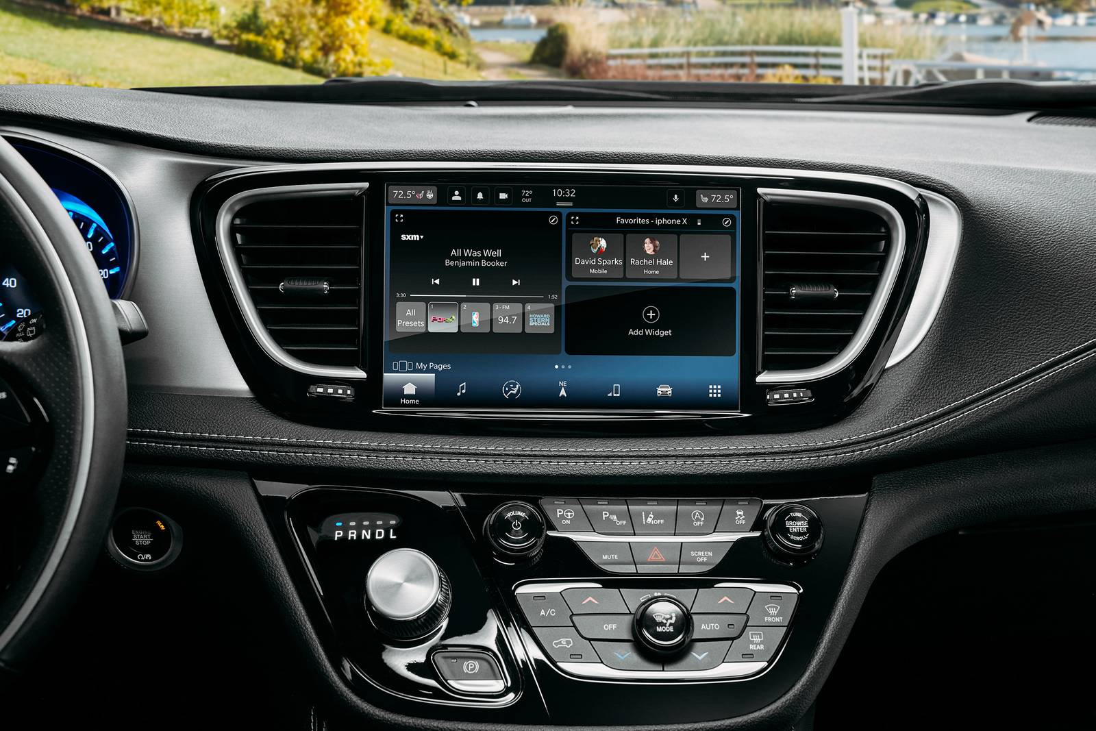 2023 Chrysler Pacifica interior CC