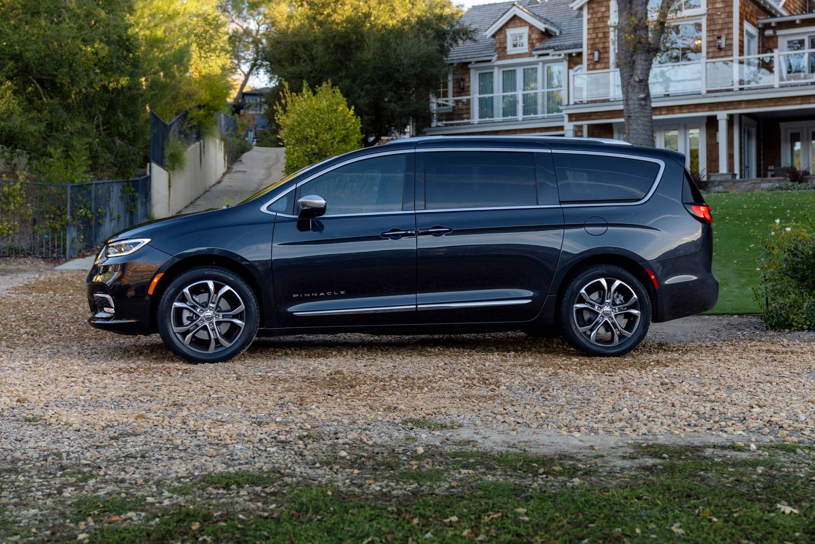 2024 Chrysler Pacifica exterior S