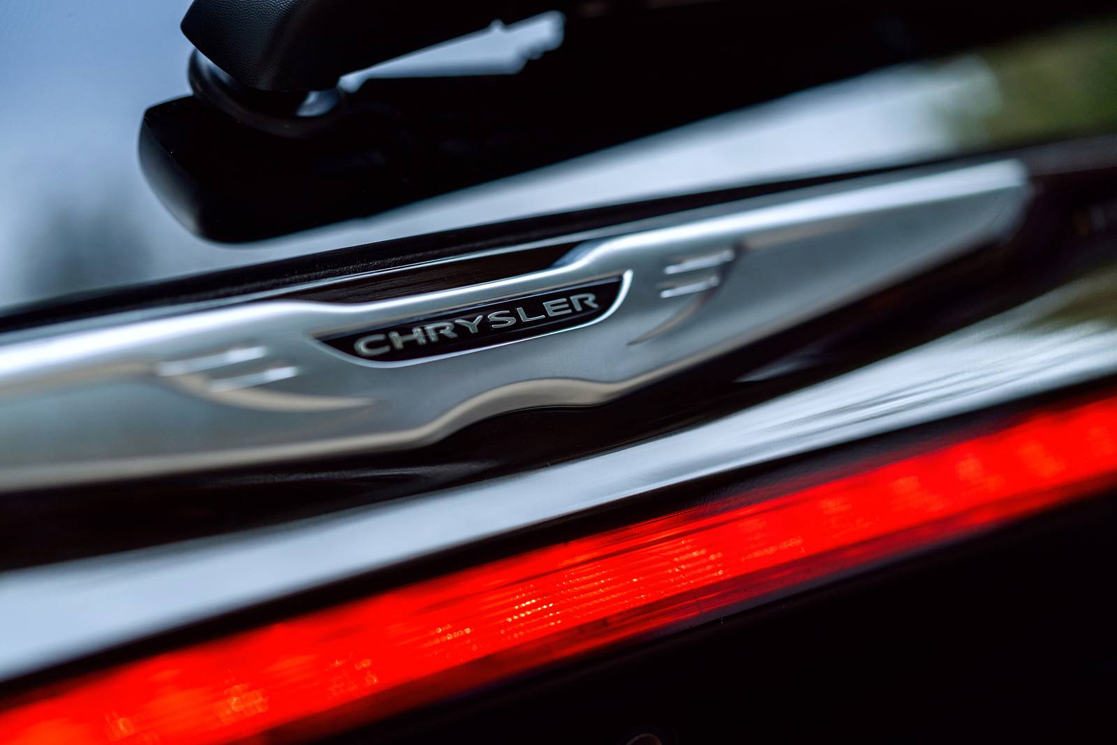 2024 Chrysler Pacifica exterior RBDG