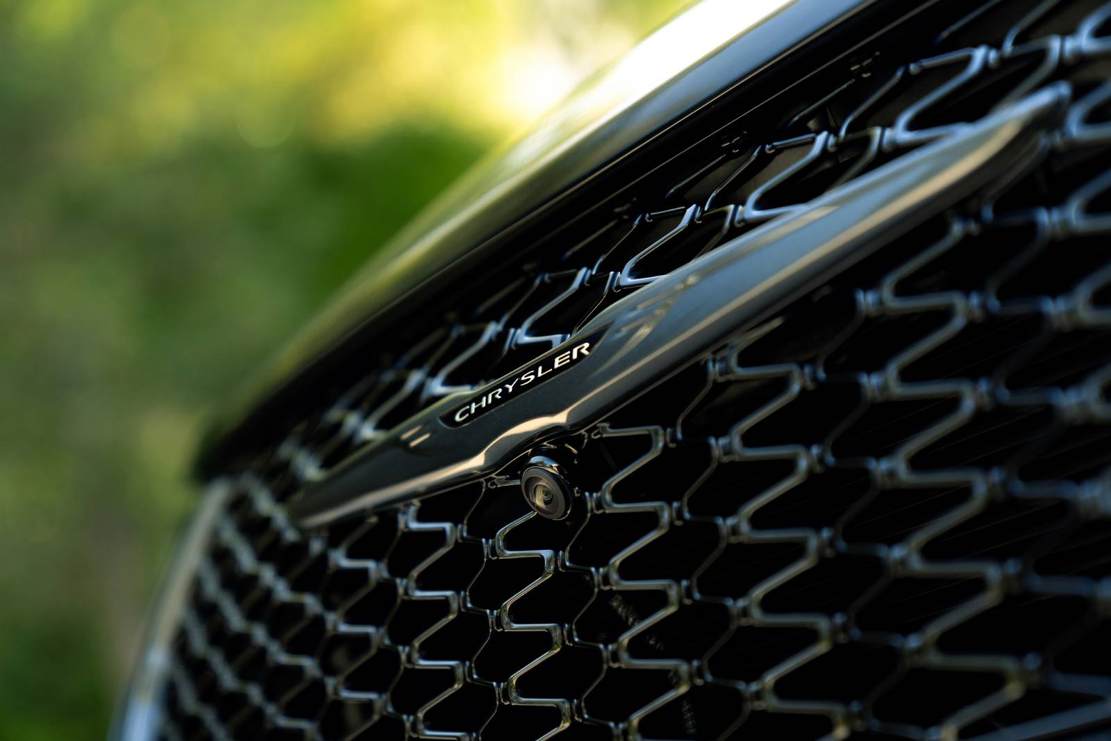 2025 Chrysler Pacifica exterior EDETAIL