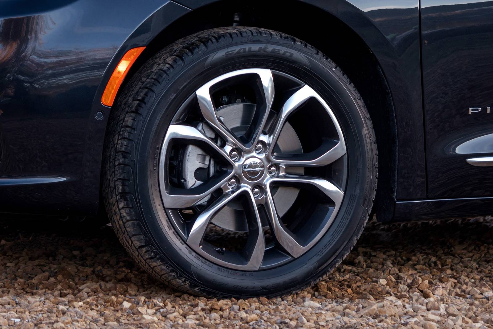 2025 Chrysler Pacifica exterior W