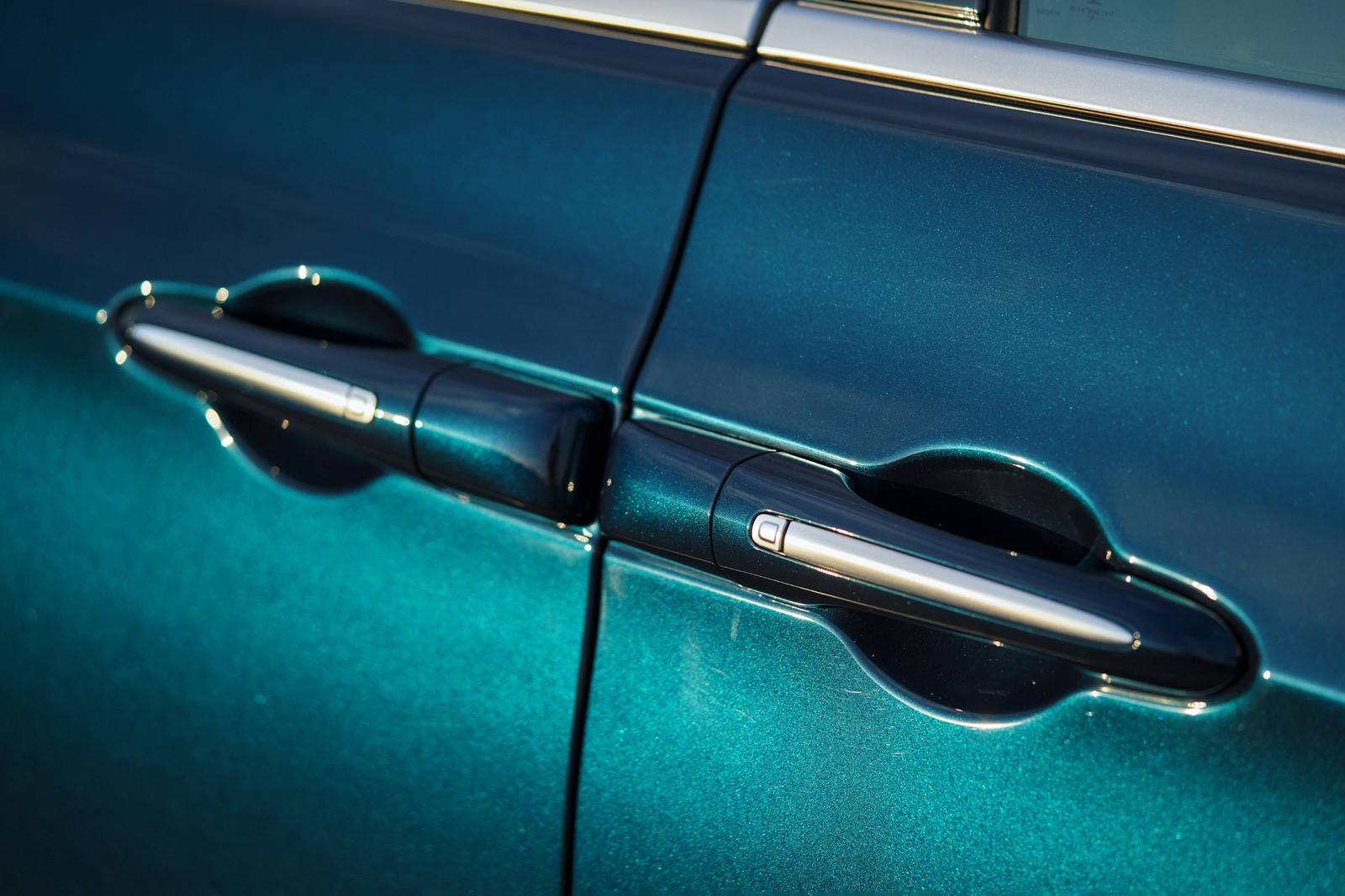 2025 Chrysler Pacifica exterior EDETAIL