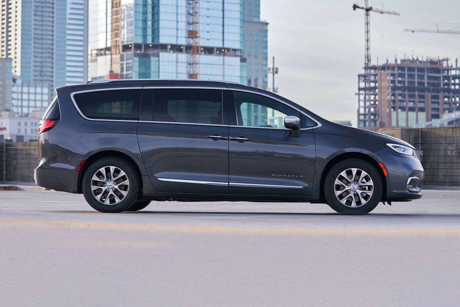 2025 Chrysler Pacifica exterior S