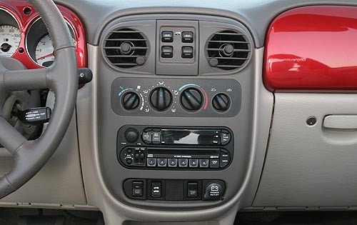 2005 Chrysler PT Cruiser interior CC