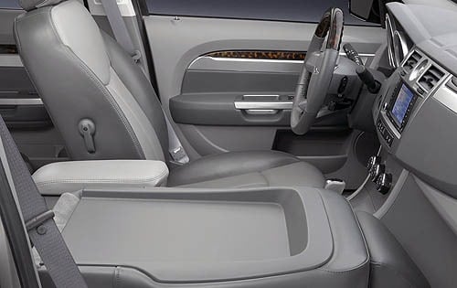 2008 Chrysler Sebring front safety DETAIL