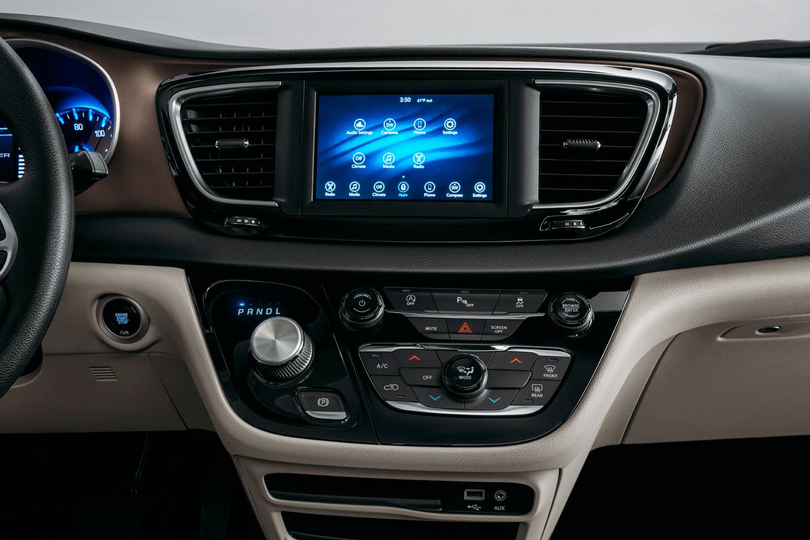 2020 Chrysler Voyager interior CC