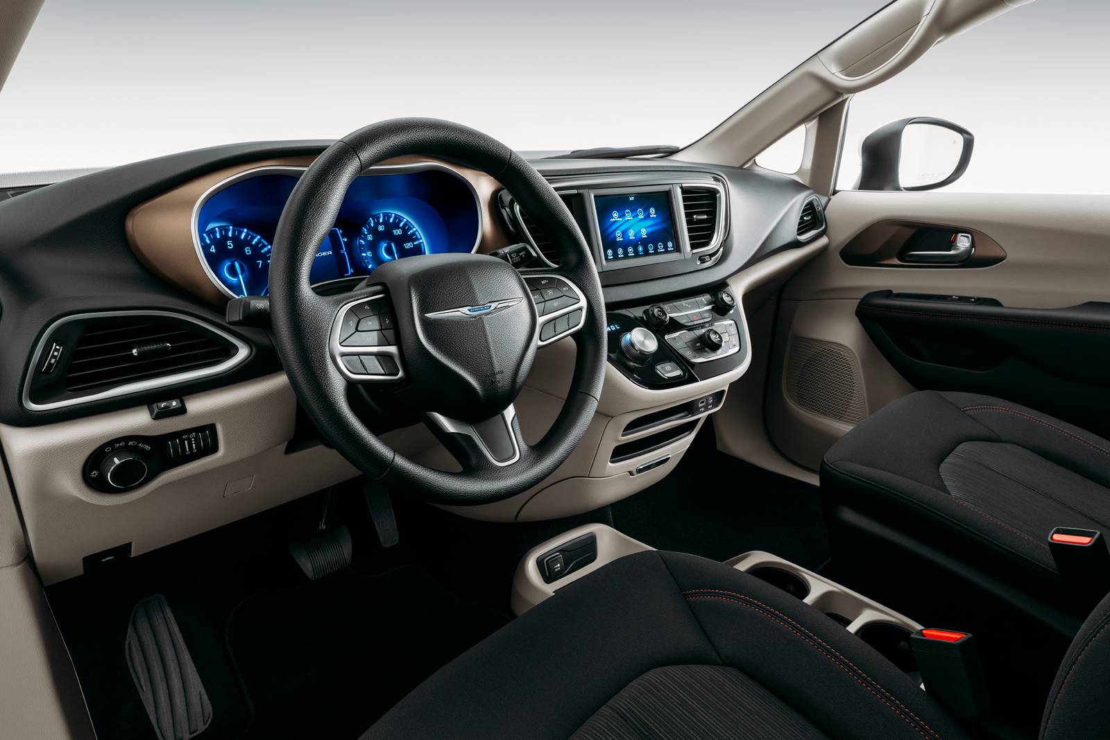 2020 Chrysler Voyager interior D
