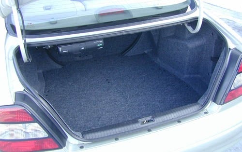 2000 Daewoo Leganza interior CARGO