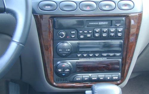 2000 Daewoo Leganza interior CC