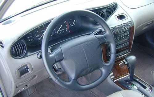 2000 Daewoo Leganza interior I