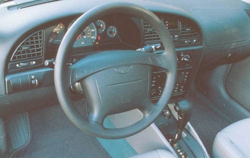 2000 Daewoo Nubira interior I