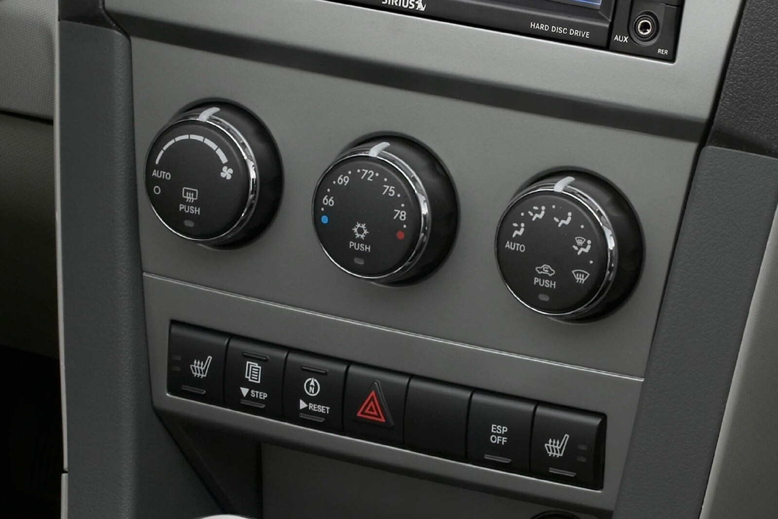 2010 Dodge Avenger interior CC