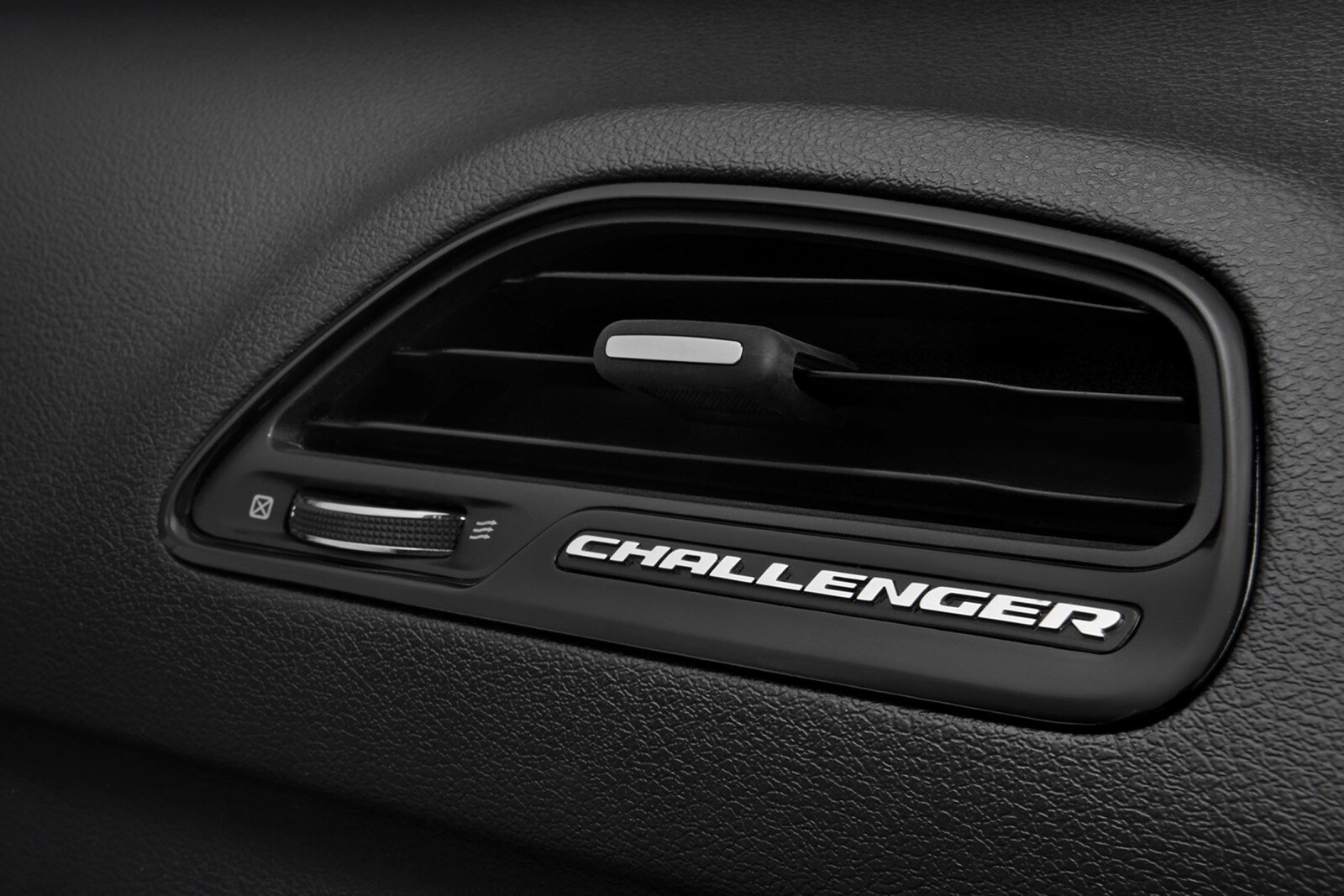 2015 Dodge Challenger interior DETAIL