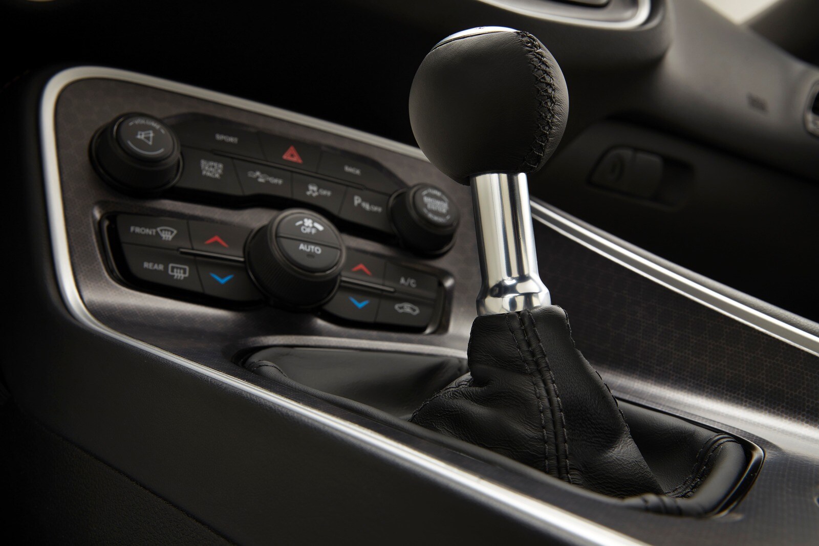 2015 Dodge Challenger interior SHF