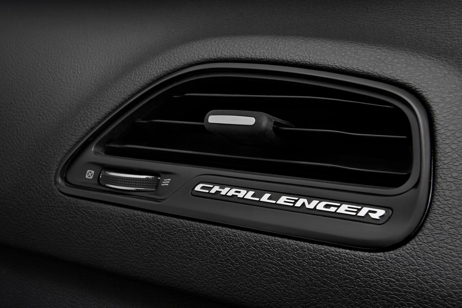 2018 Dodge Challenger interior DETAIL