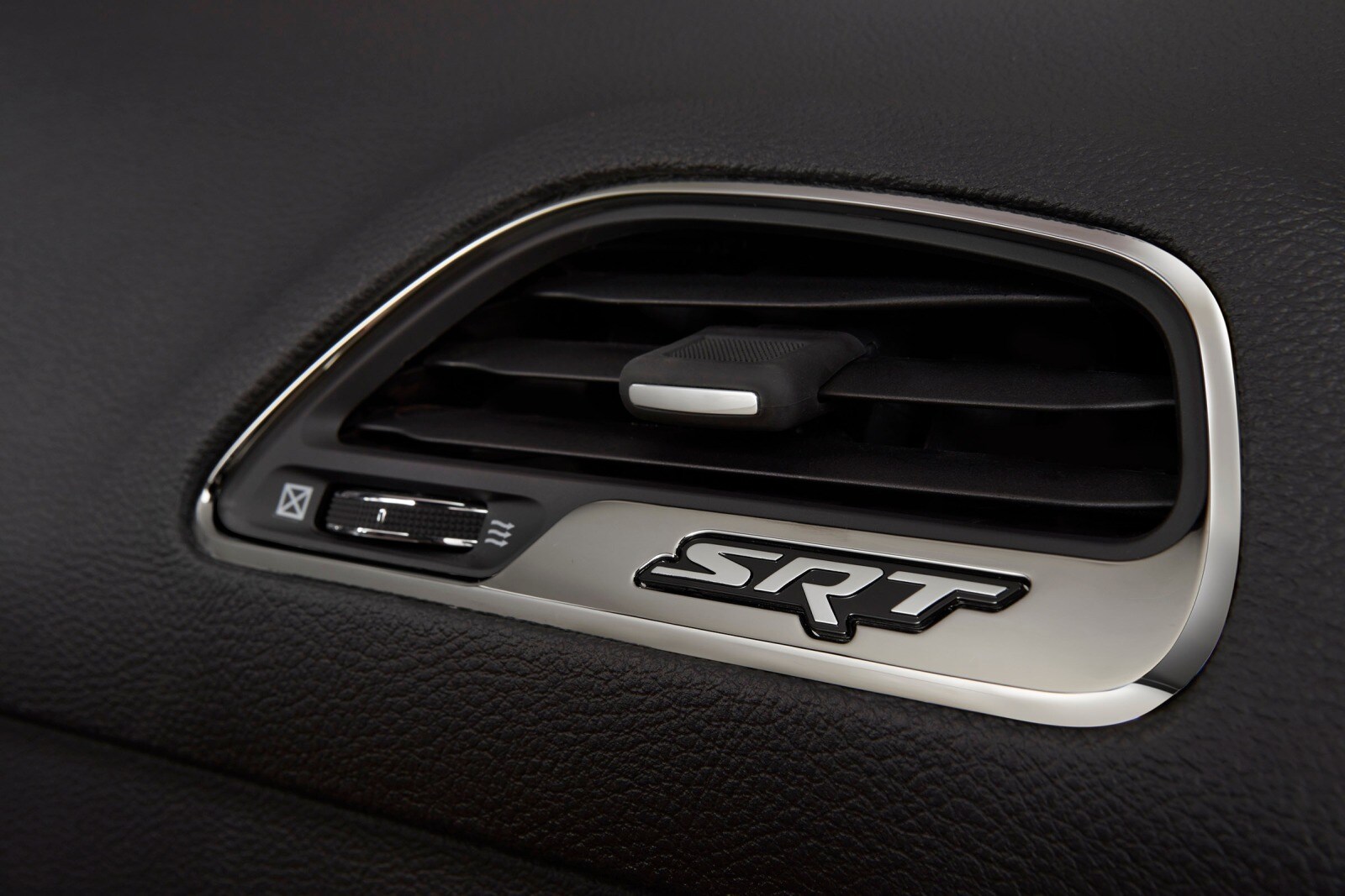 2018 Dodge Challenger interior DETAIL