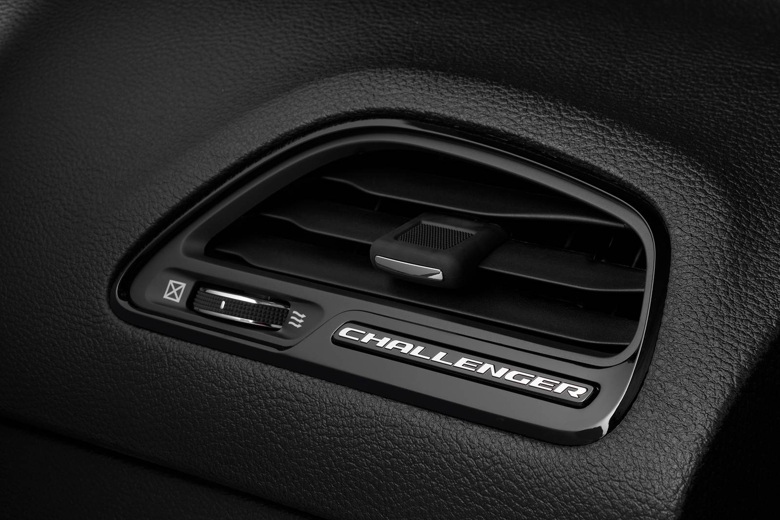 2020 Dodge Challenger interior DETAIL