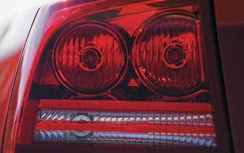 2006 Dodge Charger front safety EDETAIL