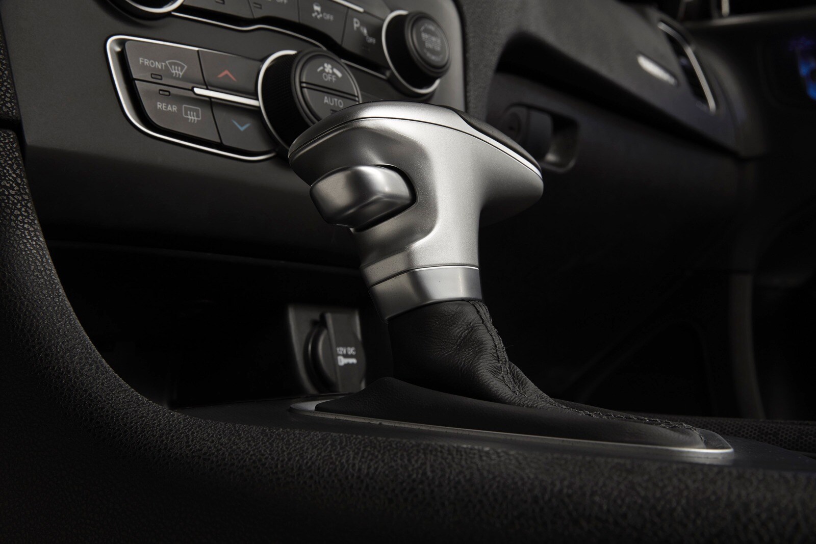 2015 Dodge Charger interior SHF