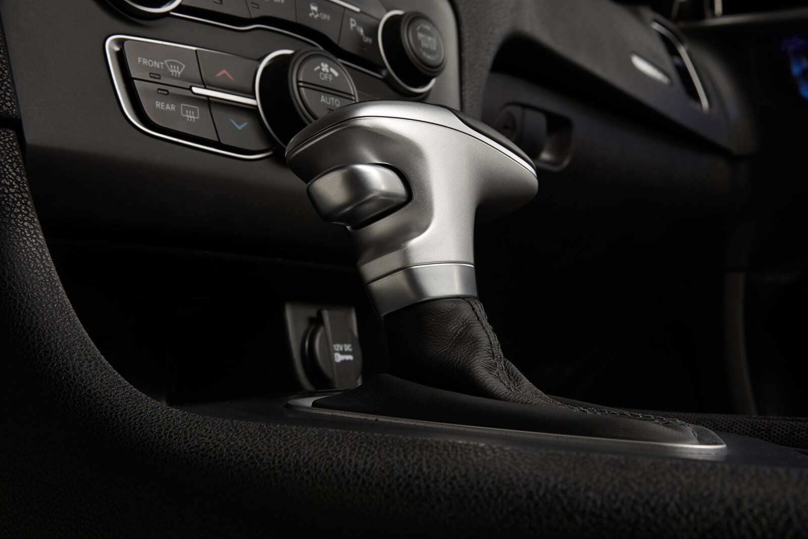 2018 Dodge Charger interior SHF