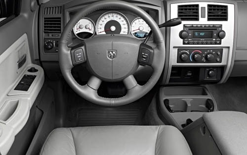 2006 Dodge Dakota interior D