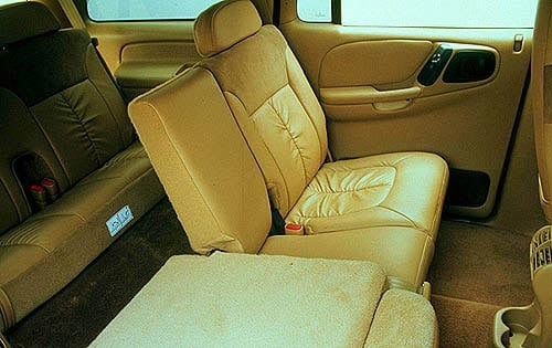 2000 Dodge Durango interior RI