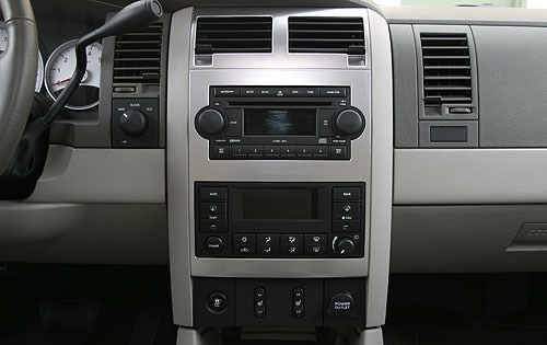2004 Dodge Durango interior CC