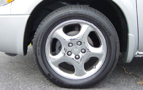 2002 Dodge Grand Caravan ES Wheel Detail Shown