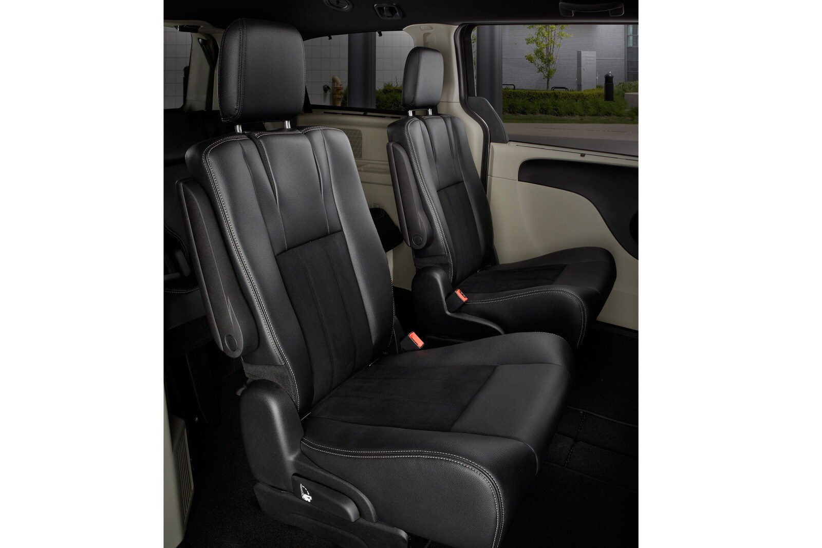 2016 Dodge Grand Caravan interior RI