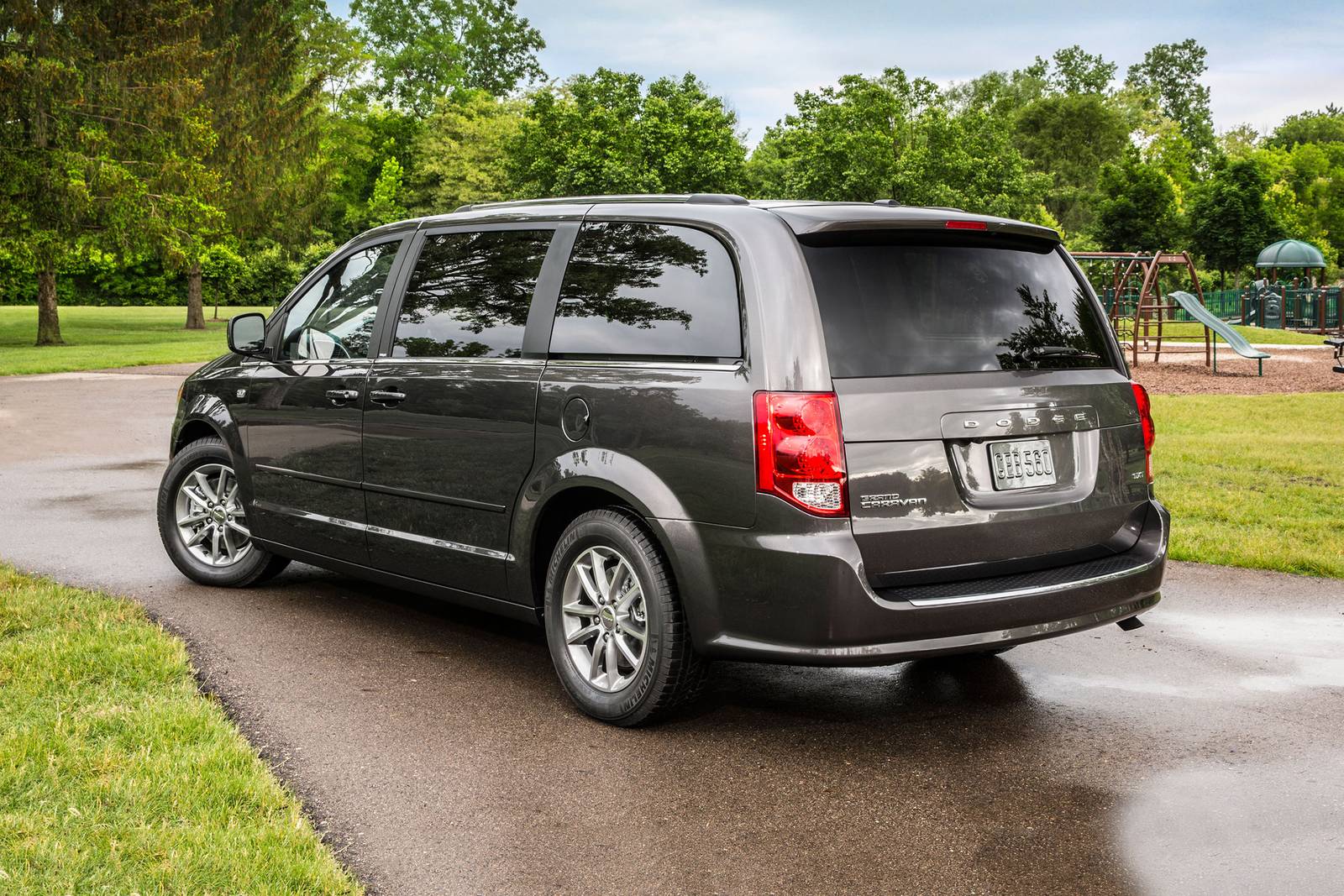2018 Dodge Grand Caravan exterior RQ