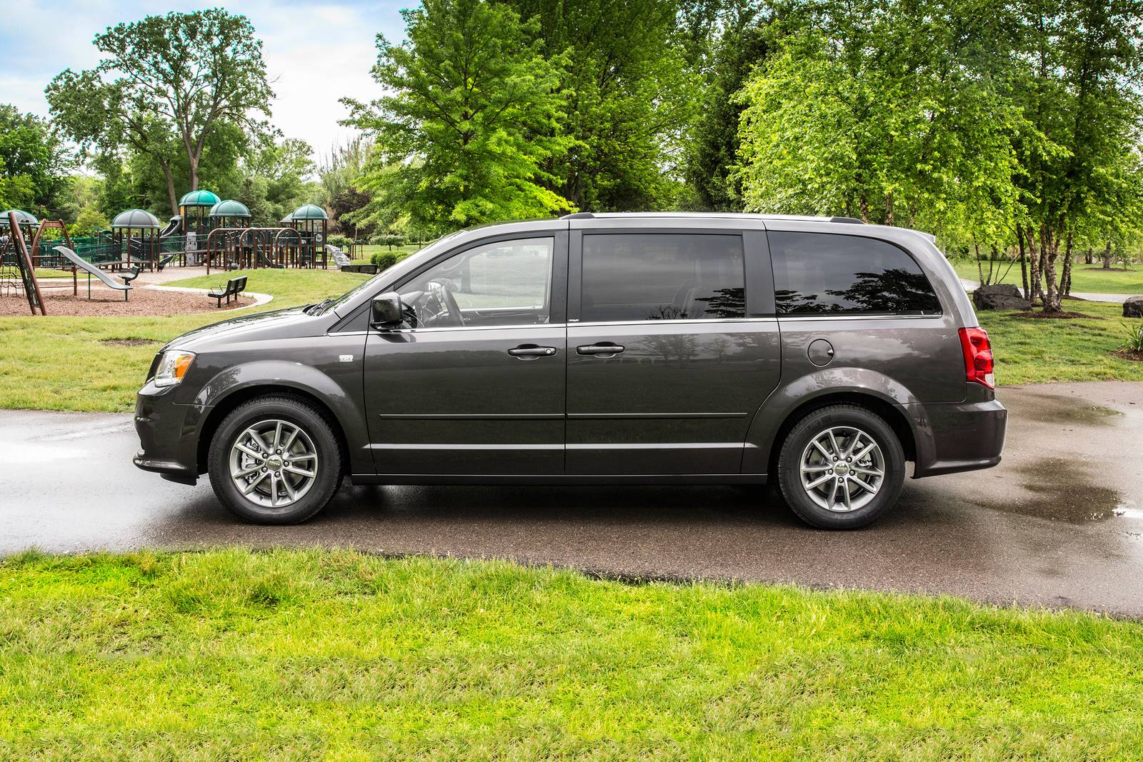 2018 Dodge Grand Caravan exterior S