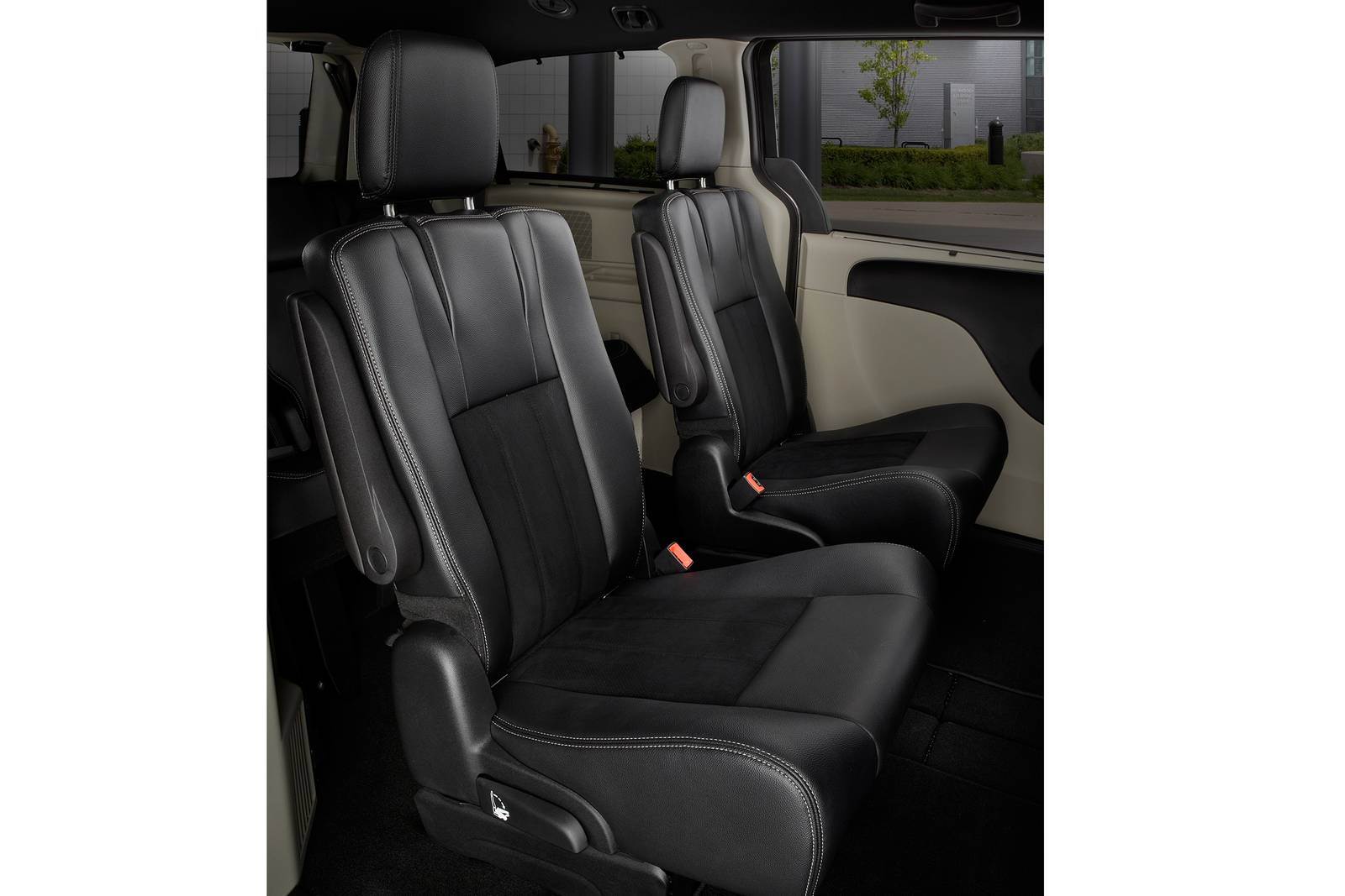 2018 Dodge Grand Caravan interior RI
