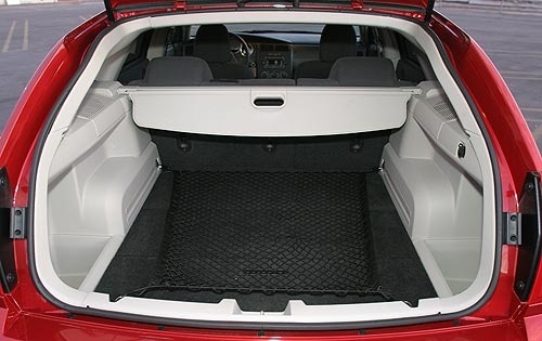 2005 Dodge Magnum interior CARGO